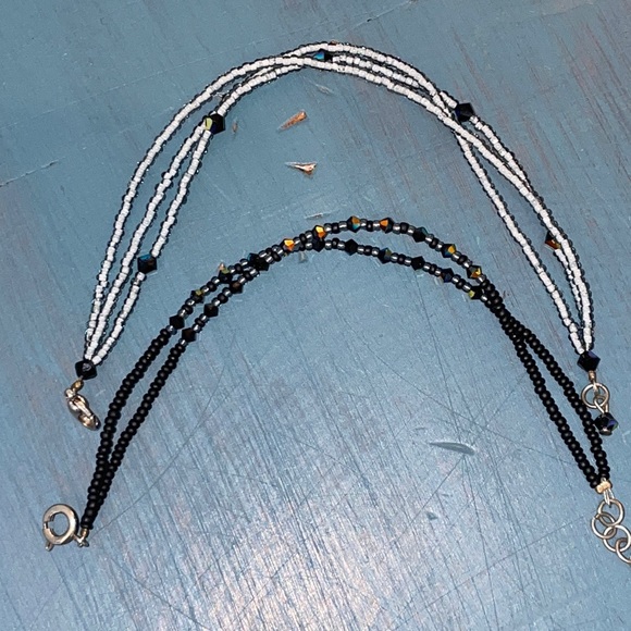 🆕 New Set of 2 Black Gray Clasp Bohemian Beaded bracelets - Picture 1 of 4